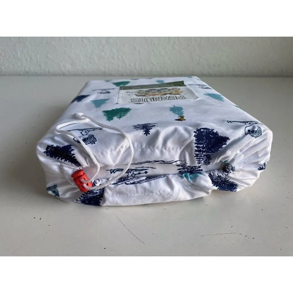 Peanuts Snoopy Charlie Brown Linus Skiing Holiday Christmas TWIN SIZE Sheet Set‎